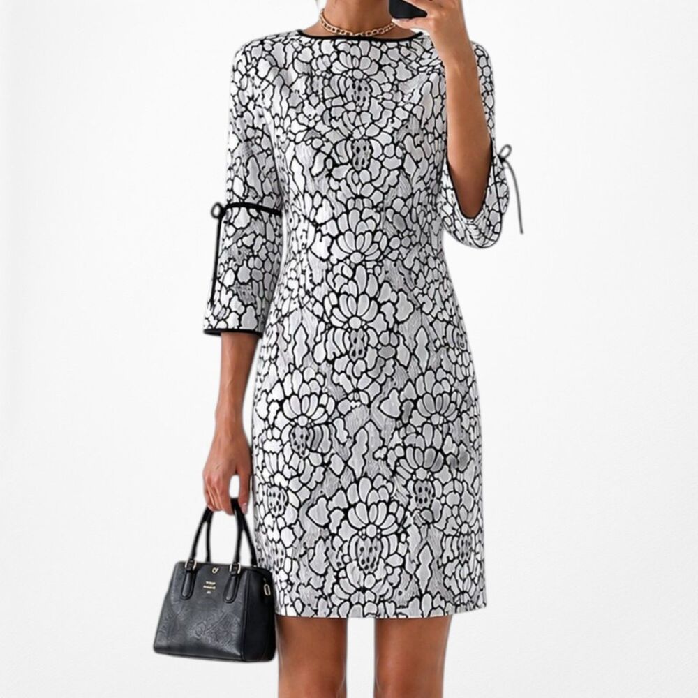 Vintage Y2K White Black Floral Bell Sleeve Knee Length Shift Lace Dress Size M